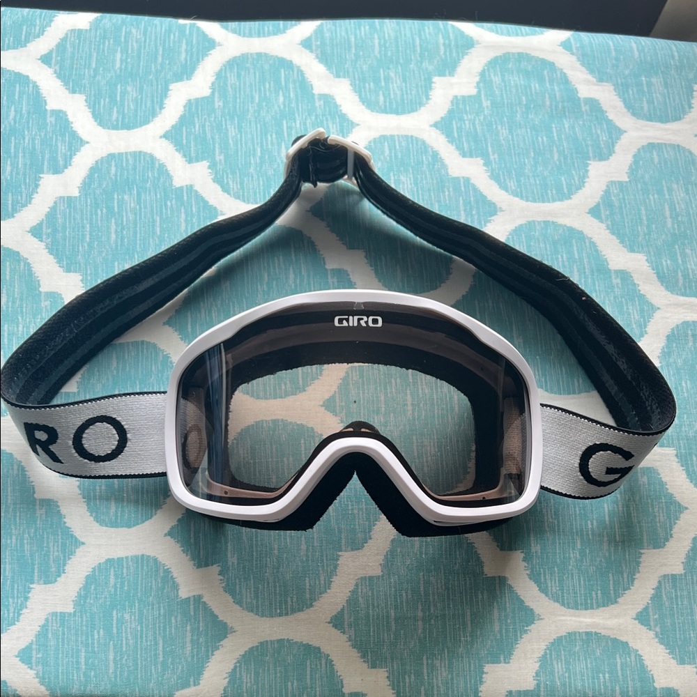Giro Black and White Ski Goggles